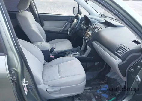 2015 Subaru Forester 2.5I z USA, uszkodzony, nr VIN JF2SJABC8FH498463